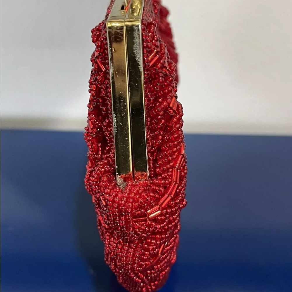 Red Beaded Purse Evening Bag Clamshell Scallop Clutch Gold Chain Vintage 70s 80s - Picture 3 of 8
